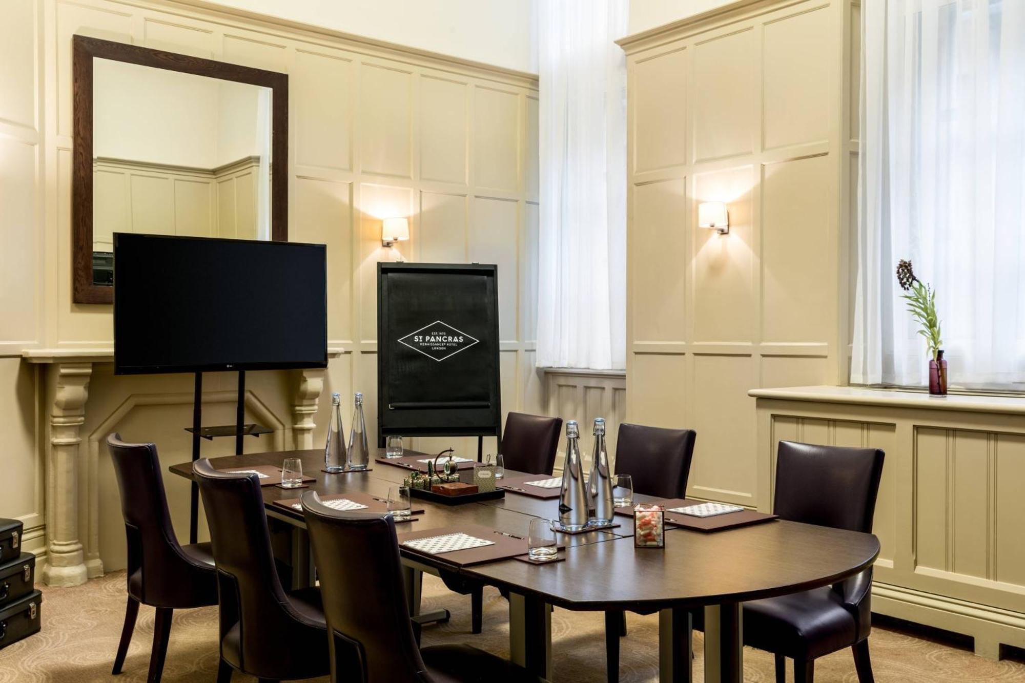 St. Pancras Renaissance Hotel לונדון מראה חיצוני תמונה The boardroom at the hotel