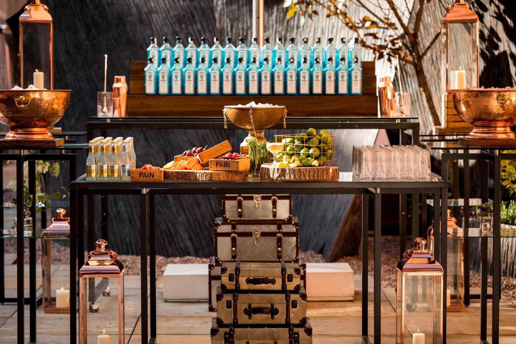 St. Pancras Renaissance Hotel לונדון מראה חיצוני תמונה The bar at the 2012 London Olympics
