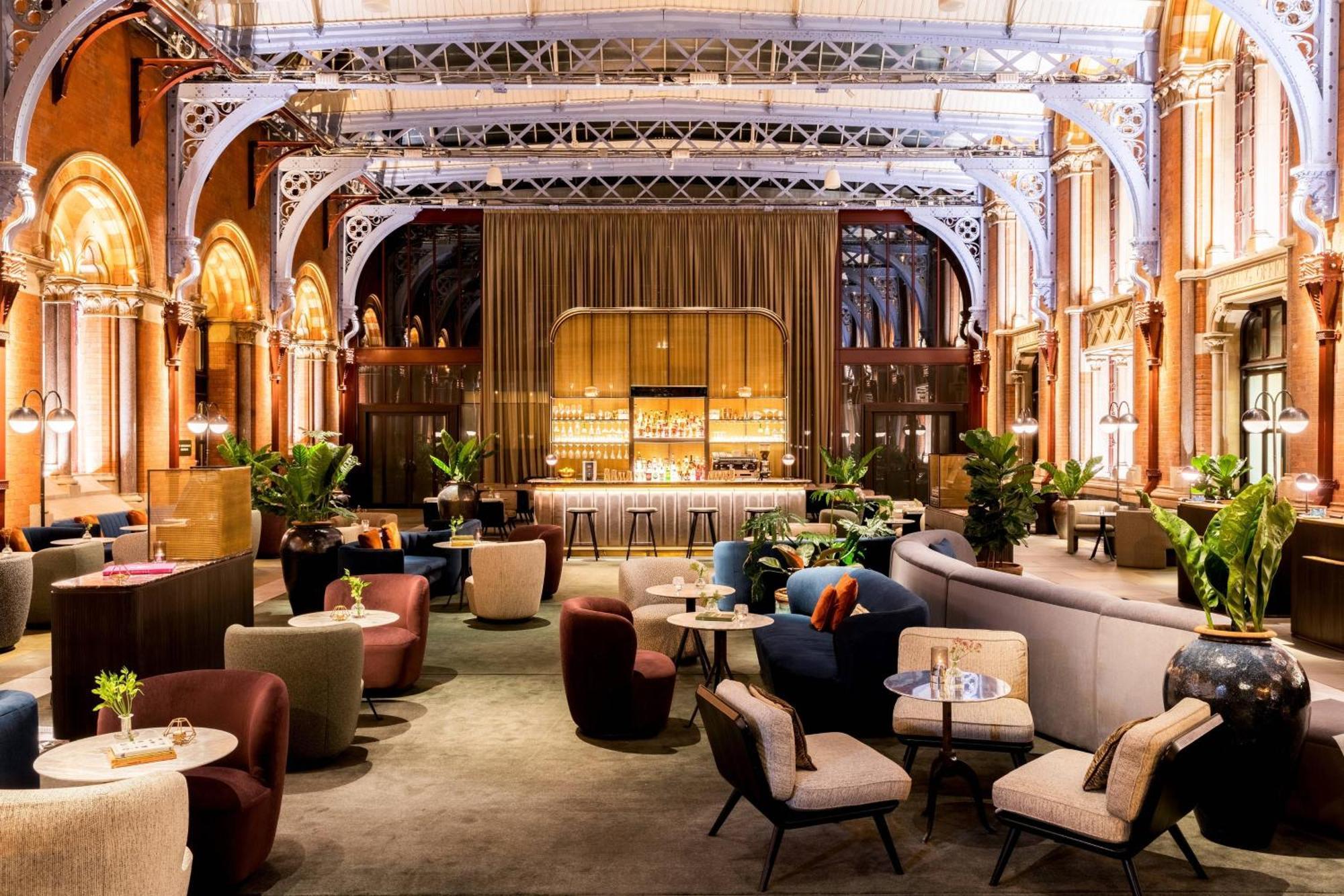 St. Pancras Renaissance Hotel לונדון מראה חיצוני תמונה The Bar at The Standard London