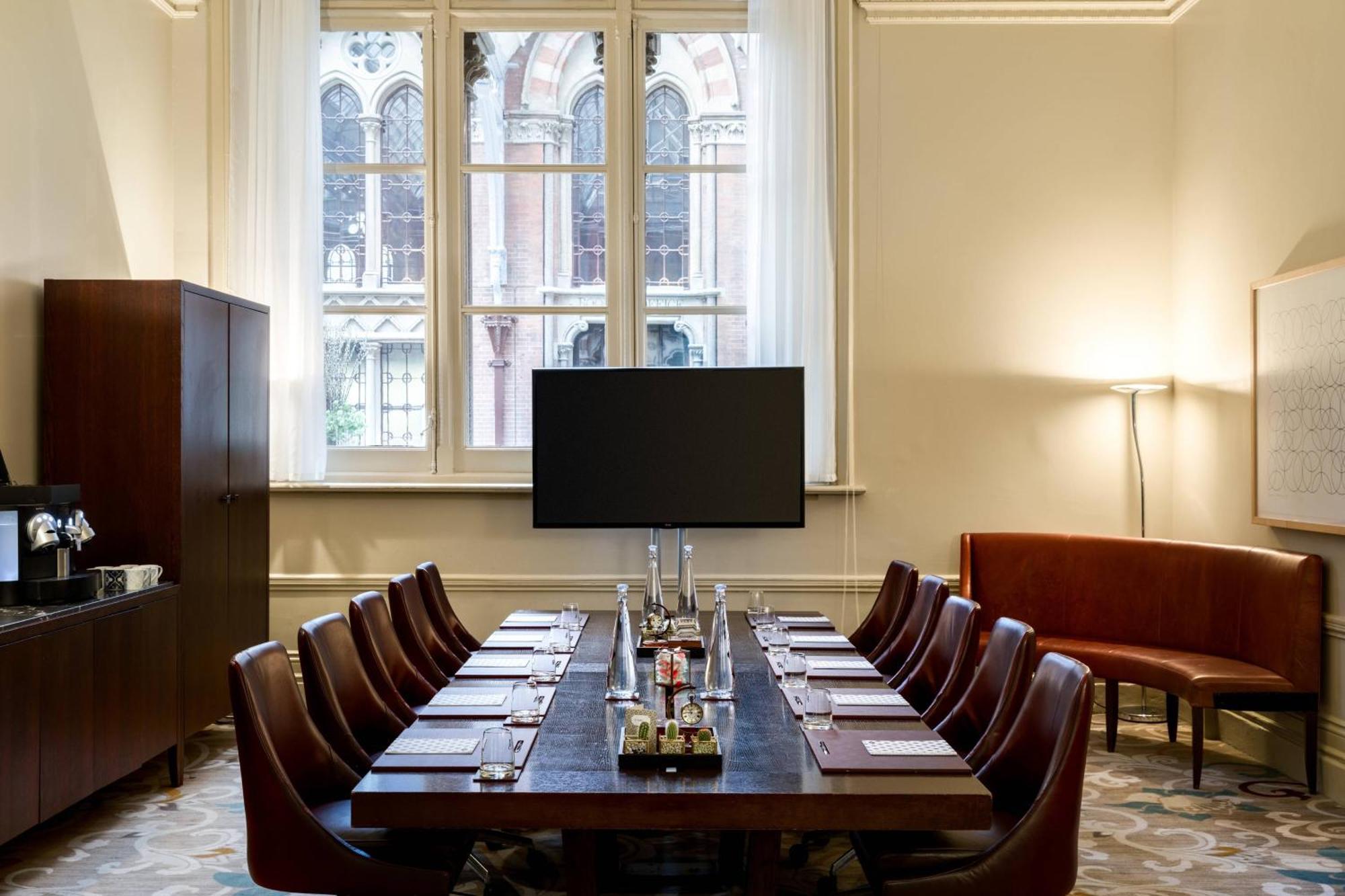 St. Pancras Renaissance Hotel לונדון מראה חיצוני תמונה The boardroom at the London Stock Exchange
